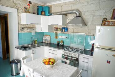 فندق ريفى Tzionis Holidays Stonehouse