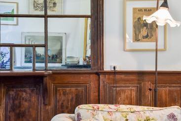 דירת נופש Former Train Station With Private Heated Swimming Pool And Fantastic Garden!