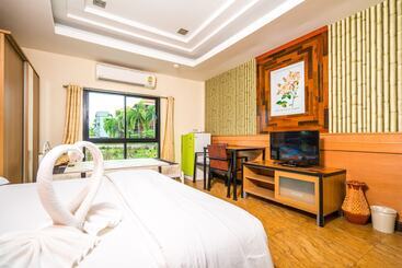 ホテル Prew Lom Chom Nam