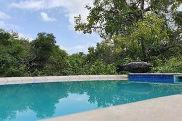 هتل Kingfisher Creek Safari Lodge
