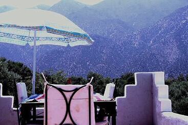 فندق Mandar Kebir