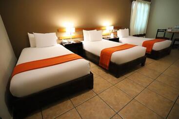 هتل Casa Andina Standard Nasca