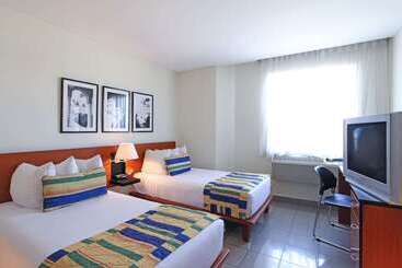 هتل Comfort Inn Real San Miguel