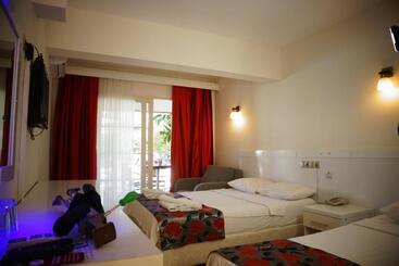 Delfi Hotel Spa & Wellness Center