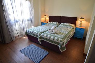هتل Latchi Family Resort