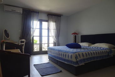 هتل Latchi Family Resort
