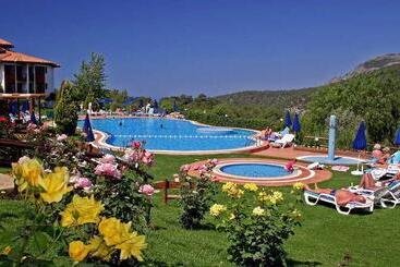 هتل Montana Pine Resort   All Inclusive