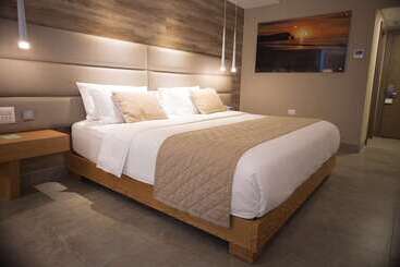 هتل Oro Verde Manta