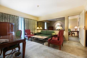 هتل Pacific Star Resort And Spa