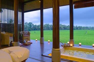 هتل Tanah Gajah, A Resort By Hadiprana