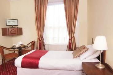 هتل The Charles Stewart Guesthouse