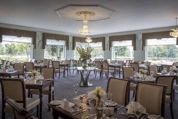 The Gleneagle Hotel & Apartments