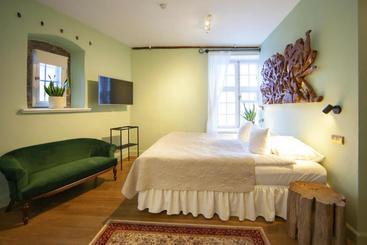 בית מלון כפרי The Three Sisters