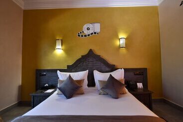 Oscar Hotel by Atlas Studios