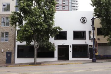 هاستل Stay Classy