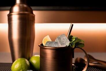 ホテル Amrai Suites