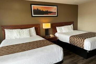 فندق على الطريق Champlain Motor Inn