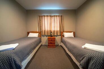 Coronation Park Motels