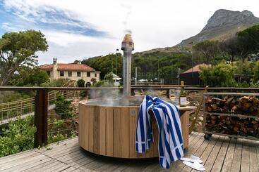 هتل Camps Bay Retreat