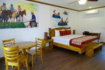 Отель Hacienda Guachipelin