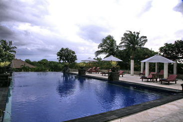 هتل Sekar Nusa Resort