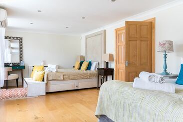 Сельский дом Luxury 5 Bedroom Villa With Parking And Ac