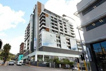 هتل آپارتمان Mirage Whosting