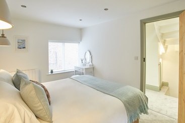 Threadneedle Cottage