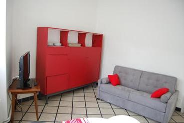 تختخواب و صبحانه Les Chambres Du Mail