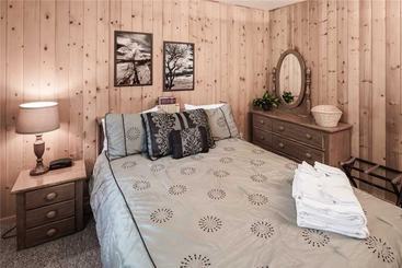 123 Rising Hill  Two Bedroom Cabin