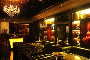 هتل 999 Royal Suites & Towers