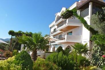 پانسیون Villa Montenegro