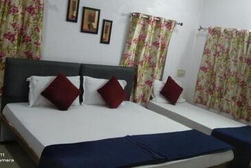 Bed and Breakfast Gurukrupa Bunglow