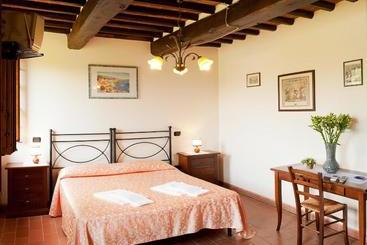 هتل Agriturismo Casolare Lucchese