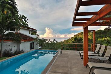 پانسیون Casa Frangipani