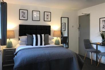 膳宿费 Glaisdale Studios