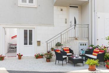 호텔 Apartments Mira