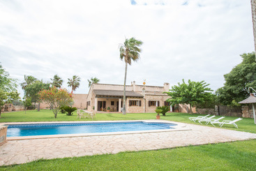 ホテル Can Rei Villa