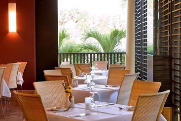 All Seasons Naiharn Phuket Hotel
