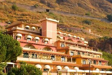 Baia Taormina   Cdshotels