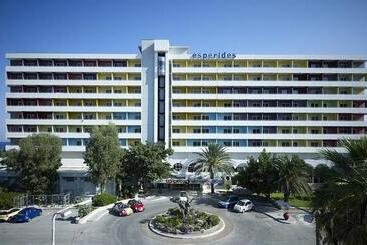 فندق Esperides Beach Resort