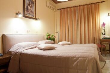 هتل Hermes Delphi