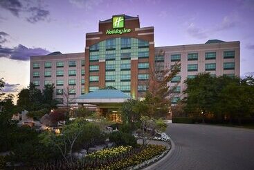 فندق Holiday Inn & Suites Oakville At Bronte, An Ihg