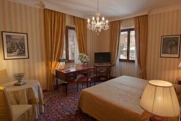 בית מלון כפרי Residenza Paolo Vi