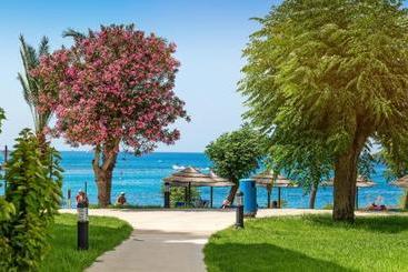 Protaras Nausicaa Villa