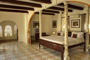 ホテル Amritara Surajgarh Fort