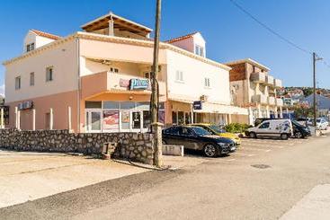 فندق Apartments Smanjak