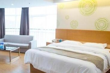 בית מלון כפרי Greentree Inn Anqing Yuexixian Wenquan Branch