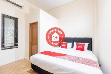 Hotel Oyo 1435 Residence 446