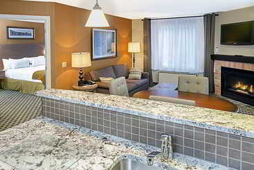 Holiday Inn Express And Suites Tremblant, An Ihg - Mont Tremblant